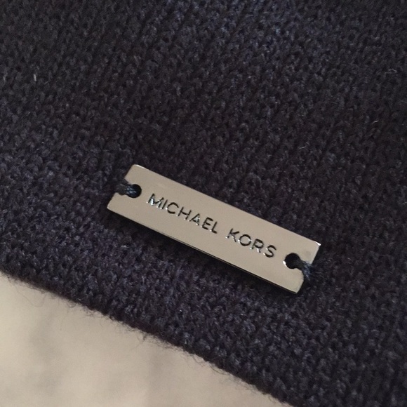 Michael Kors MK Logo Black Knit Beanie/New - Picture 3 of 5